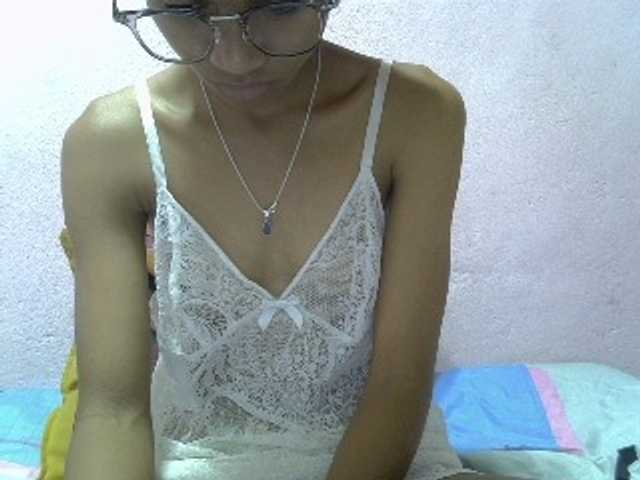 Yalane live cam on BongaCams