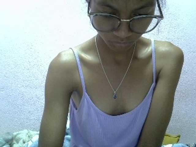 Yalane live cam on BongaCams