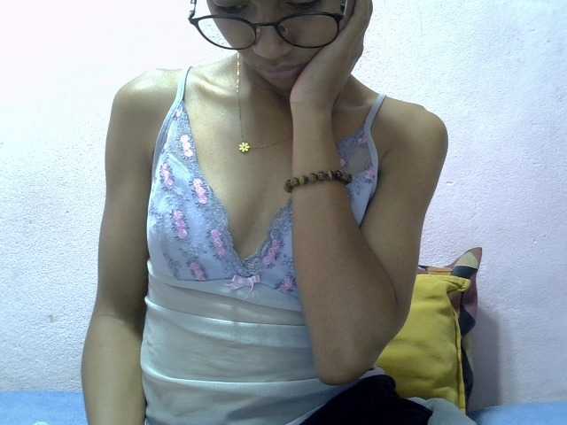 Yalane live cam on BongaCams
