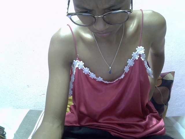 Yalane live cam on BongaCams