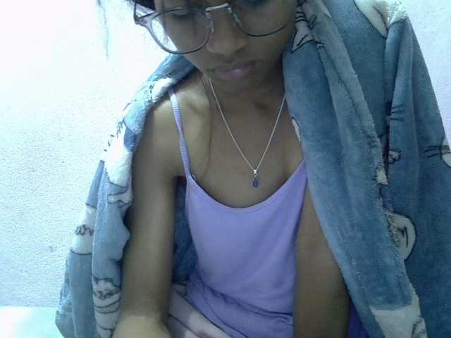 Yalane live cam on BongaCams