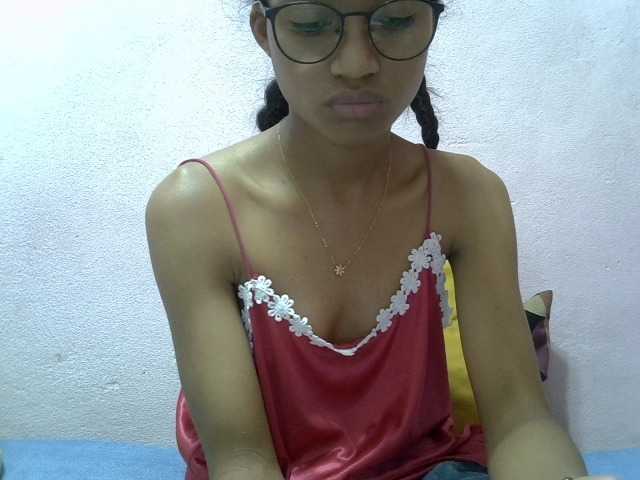 Yalane live cam on BongaCams