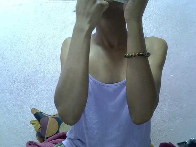 Yalane live cam on BongaCams