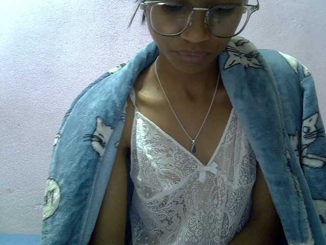 Yalane live cam on BongaCams