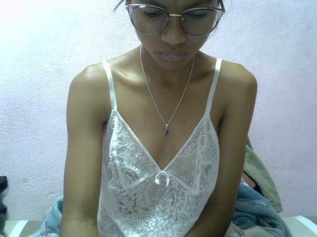 Yalane live cam on BongaCams