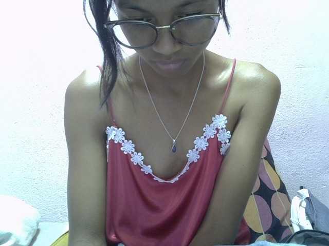 Yalane live cam on BongaCams