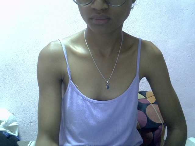 Yalane live cam on BongaCams