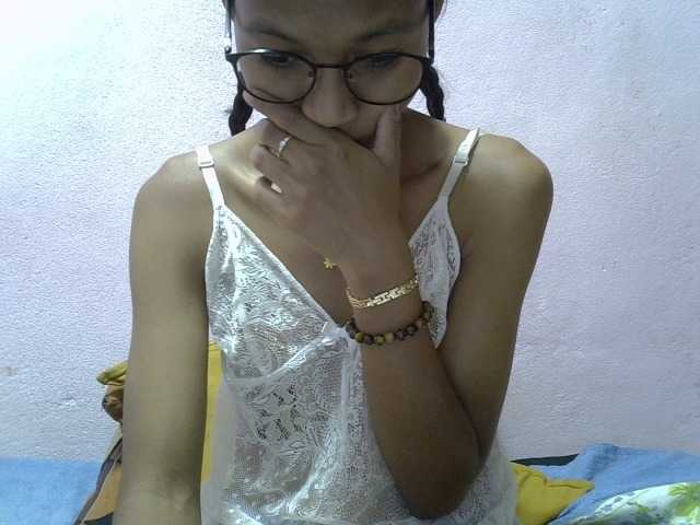 Yalane live cam on BongaCams