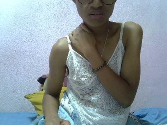 Yalane live cam on BongaCams
