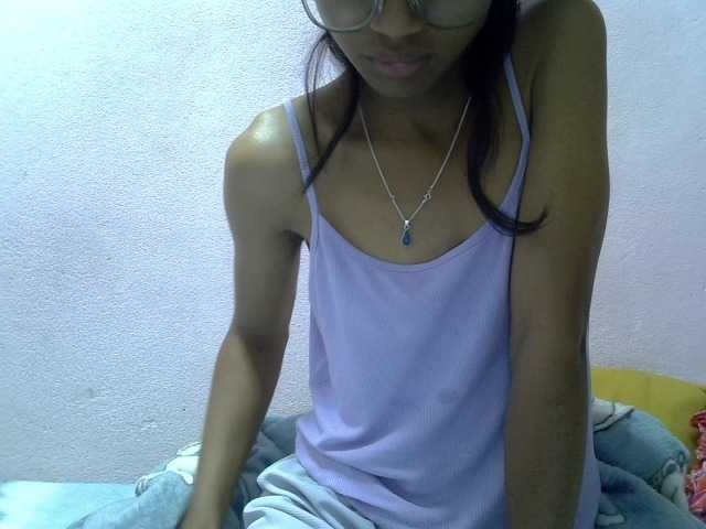 Yalane live cam on BongaCams