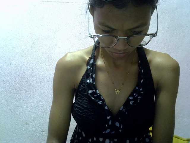 Yalane live cam on BongaCams