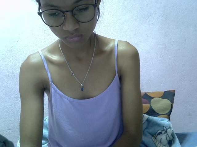 Yalane live cam on BongaCams
