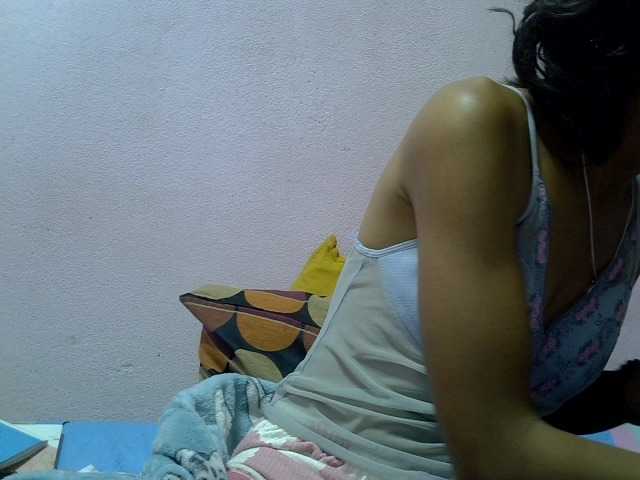 Yalane live cam on BongaCams