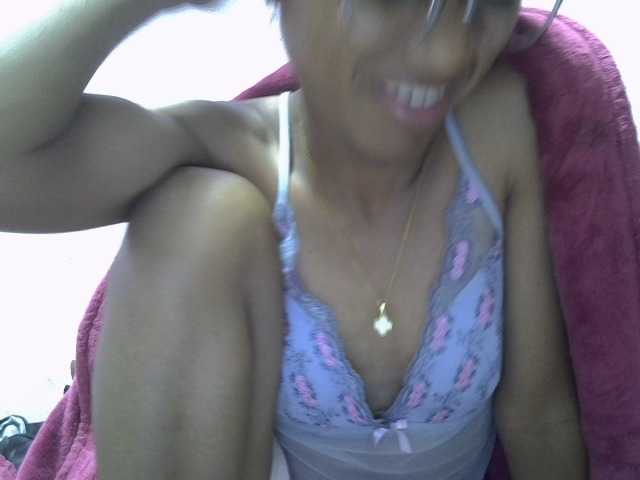 Yalane live cam preview