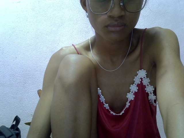 Yalane live cam on BongaCams