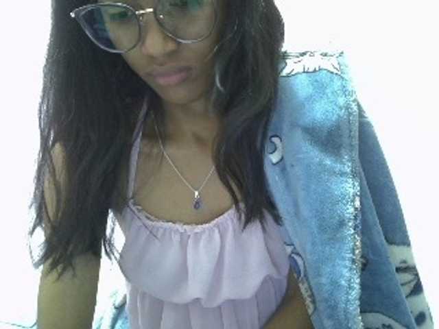 Yalane live cam on BongaCams