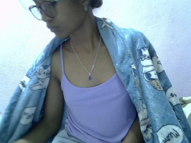 Yalane live cam on BongaCams