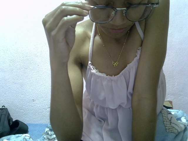 Yalane live cam on BongaCams