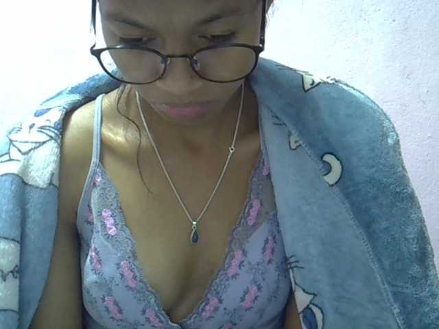 Yalane live cam on BongaCams
