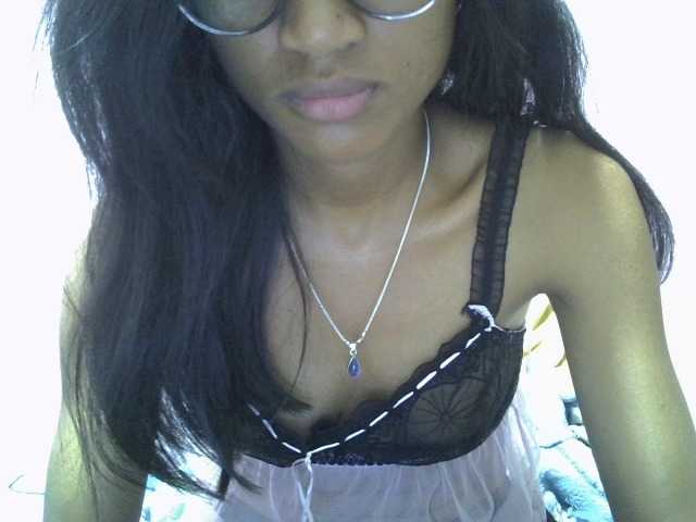 Yalane live cam on BongaCams