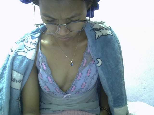 Yalane live cam on BongaCams