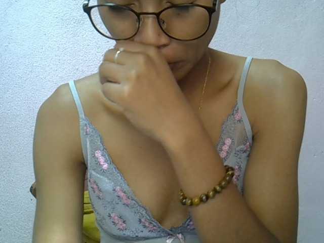 Yalane live cam on BongaCams