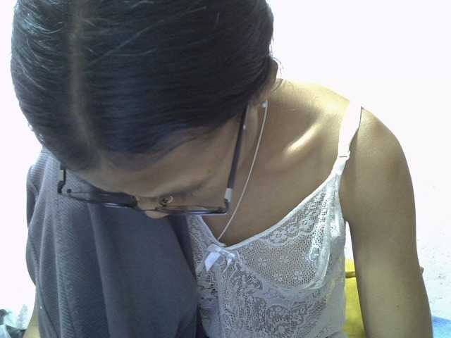 Yalane live cam on BongaCams
