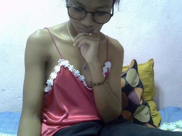Yalane live cam on BongaCams