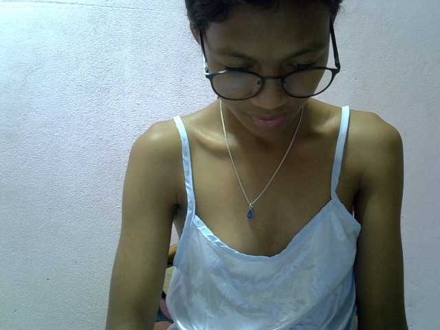 Yalane live cam on BongaCams