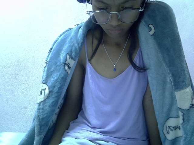 Yalane live cam on BongaCams