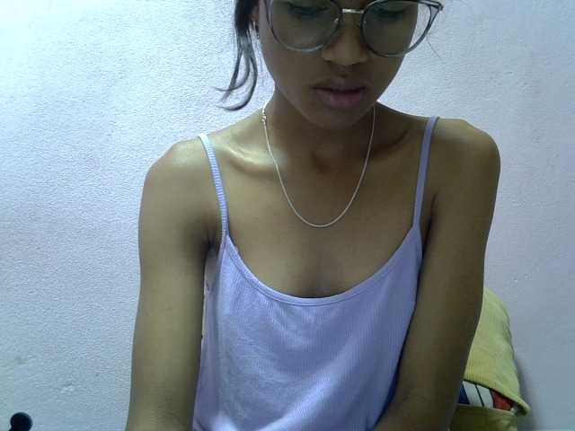 Yalane live cam on BongaCams