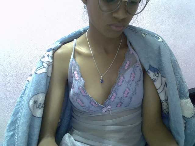 Yalane live cam on BongaCams