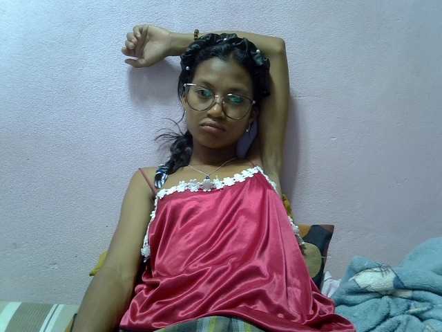 Yalane live cam on BongaCams