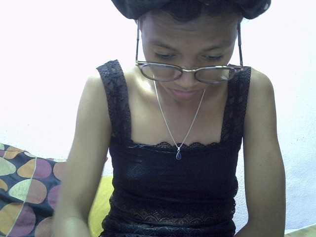 Yalane live cam on BongaCams