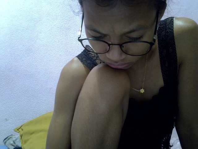 Yalane live cam on BongaCams