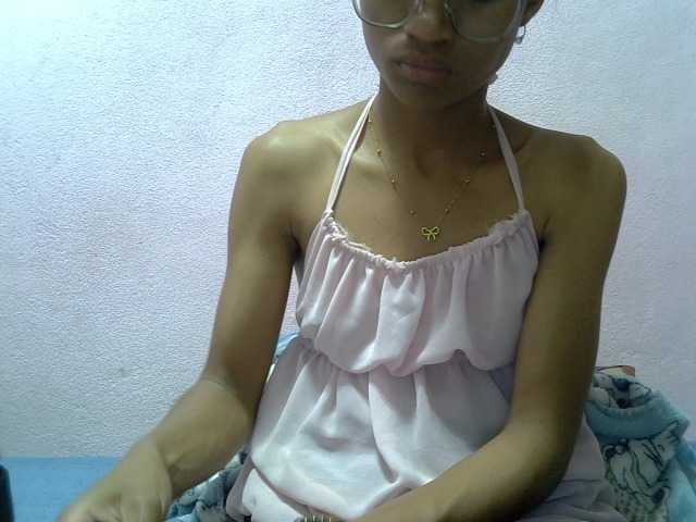 Yalane live cam on BongaCams