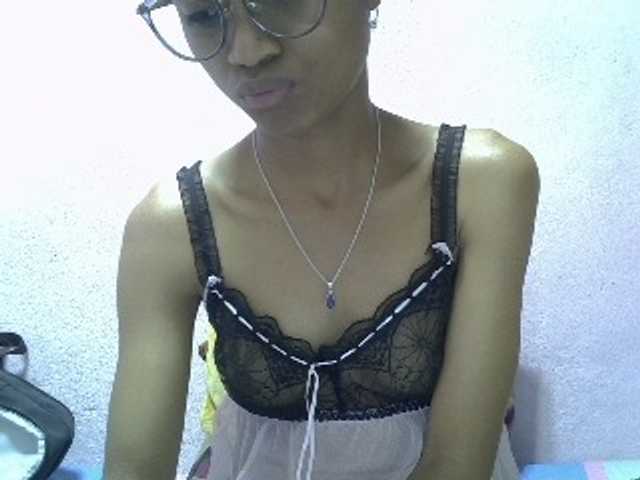 Yalane live cam on BongaCams