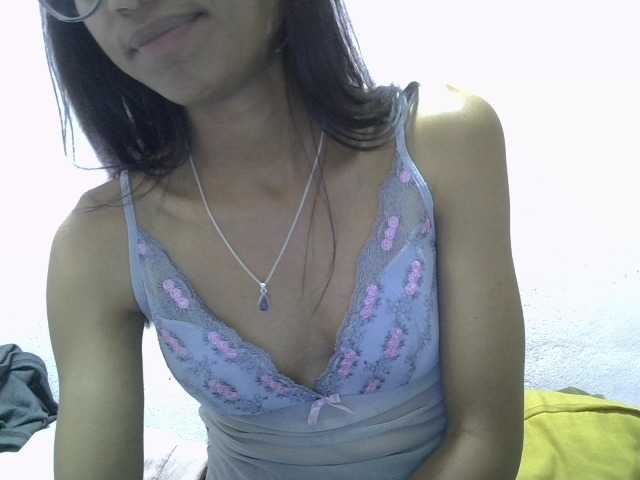Yalane live cam on BongaCams