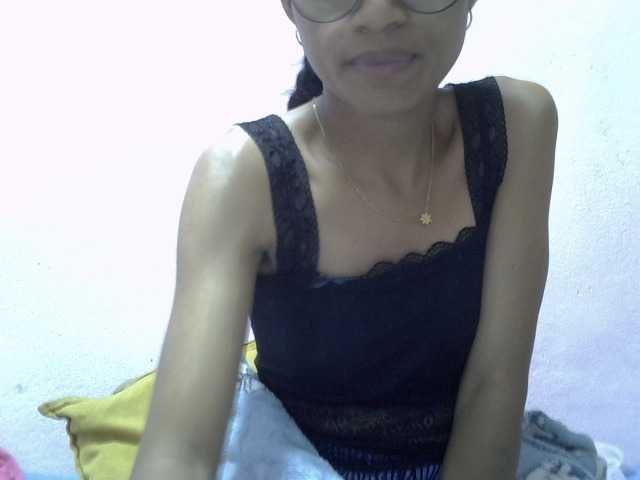 Yalane live cam on BongaCams