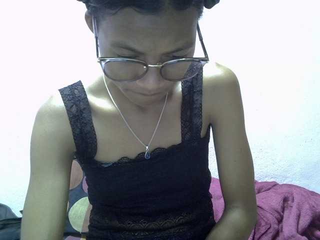Yalane live cam on BongaCams