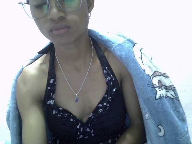 Yalane live cam on BongaCams