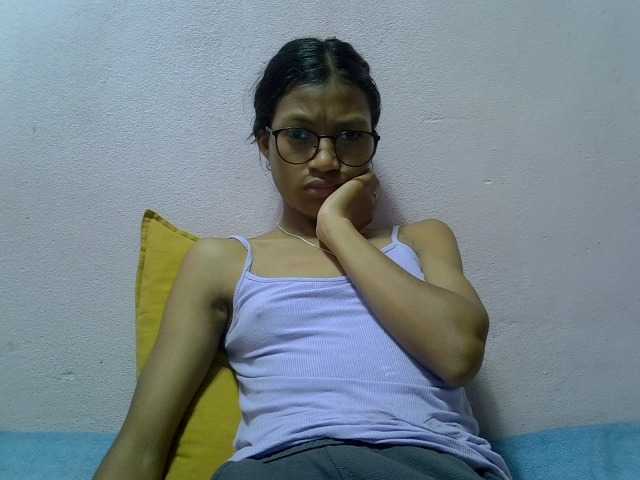 Yalane live cam on BongaCams
