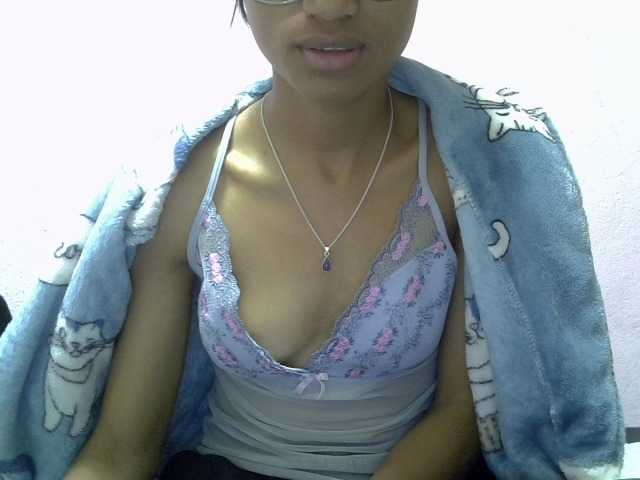 Yalane live cam on BongaCams