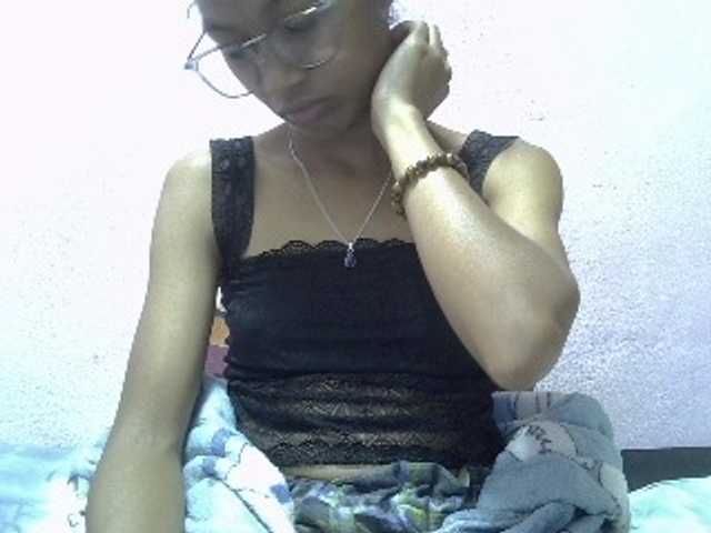 Yalane live cam on BongaCams