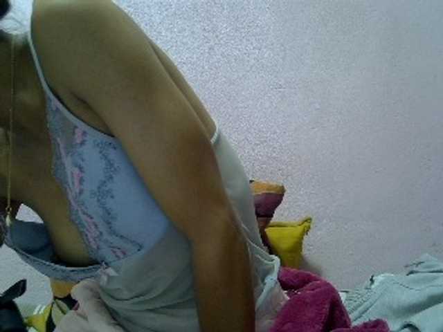 Yalane live cam on BongaCams