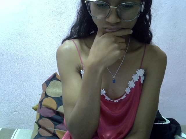 Yalane live cam on BongaCams