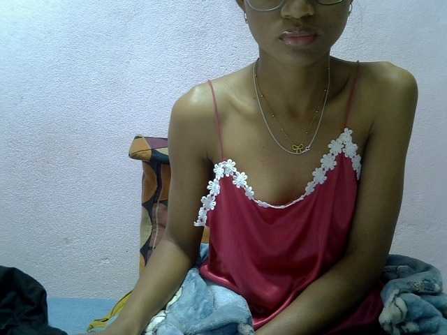 Yalane live webcam show