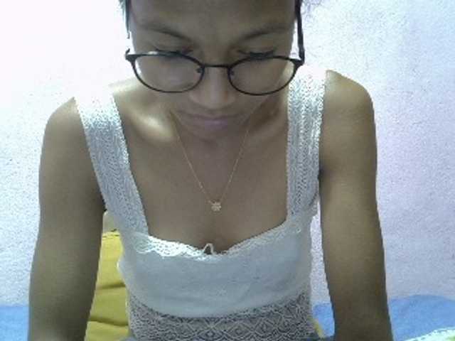 Yalane live cam on BongaCams
