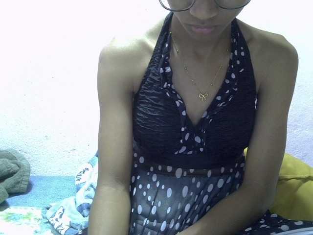 Yalane live cam on BongaCams