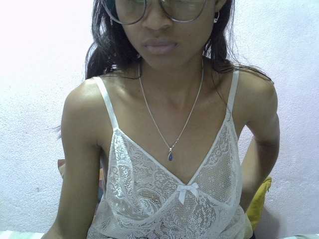 Yalane live cam on BongaCams